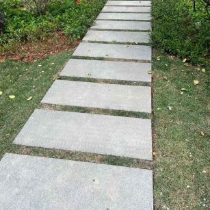 河南 芝麻黑小区踏步、汀步石铺装效果