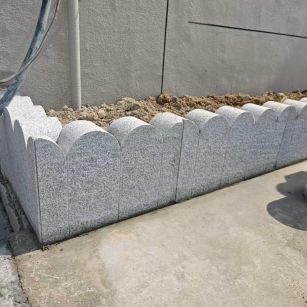 河南 芝麻白花岗岩花边石铺装效果图