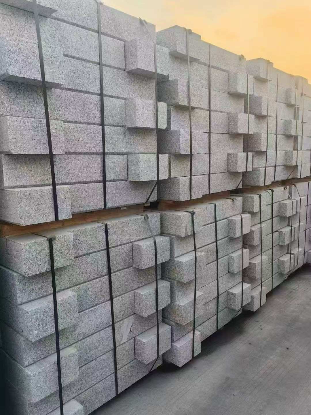 河南 芝麻白路沿石