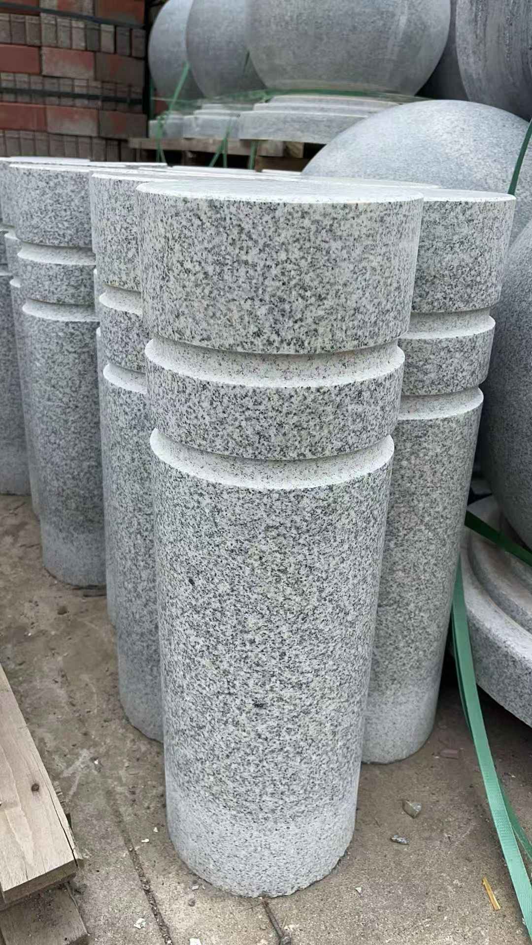 河南 芝麻白花岗岩挡车柱、隔离柱多少钱