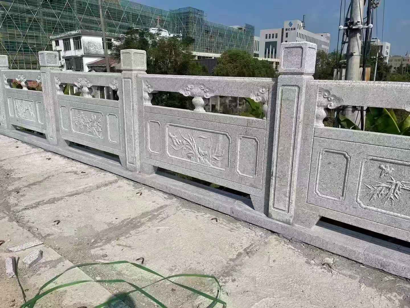河南 芝麻白栏杆