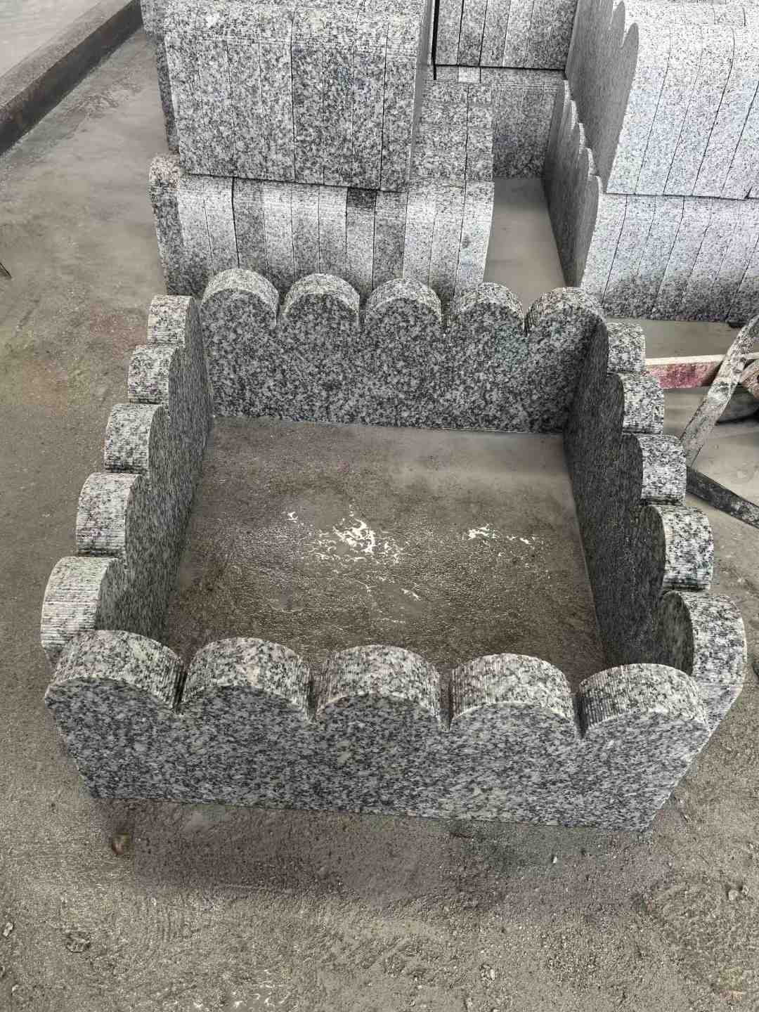 河南 花边石、花坛围栏石、花池界石、菜园栅栏石、镶边石、波浪状界石介绍